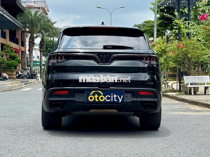 VinFast Lux SA Plus 2021 - Màu đen - 5v3km