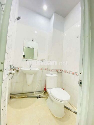 TRỐNG SẴN 2 PHÒNG STUDIO Q1 THANG MÁY GIÁ RẺ