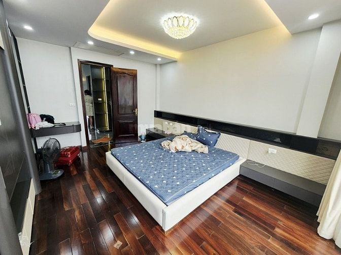 Siêu phẩm phố Trung Kính, mặt phố, 87m2, 5 tầng, 5,2m, giá 49 tỷ