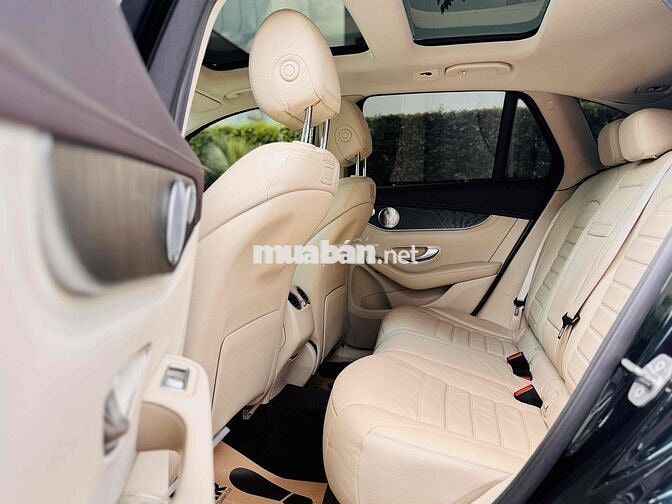 GLC300 4MATIC XANH NỘI THẤT KEM - 71.000 KM