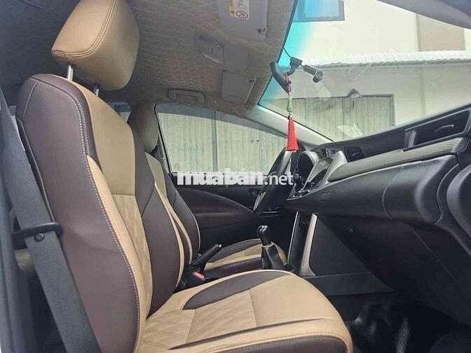 Toyota Innova 2.0E 2021 - 64000km