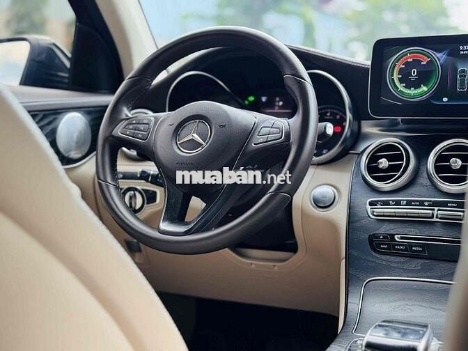 GLC300 4MATIC XANH NỘI THẤT KEM - 71.000 KM