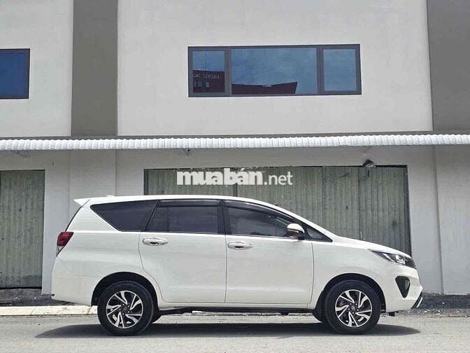Toyota Innova 2.0E 2021 - 64000km