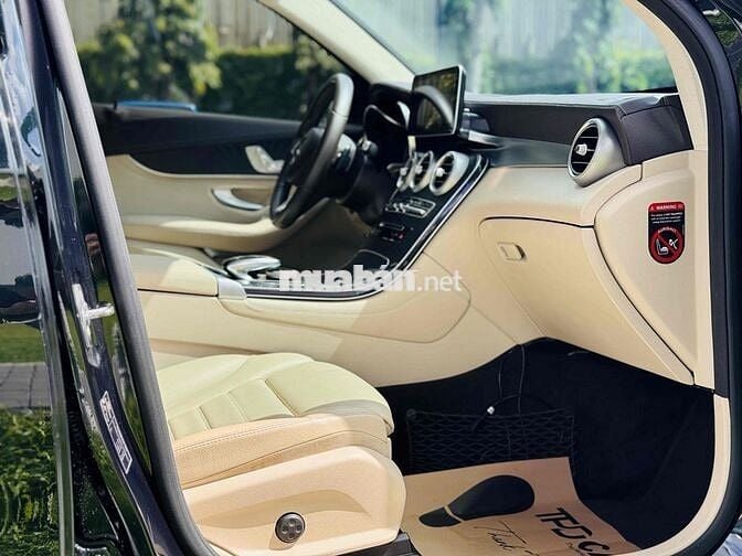 GLC300 4MATIC XANH NỘI THẤT KEM - 71.000 KM
