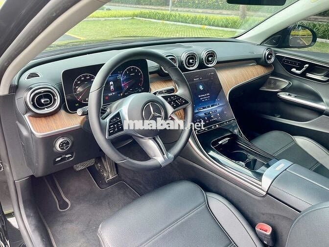 Bán C200 Avantgarde Plus bản Full V1 - 1,7 vạn km