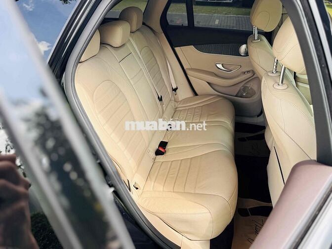 GLC300 4MATIC XANH NỘI THẤT KEM - 71.000 KM
