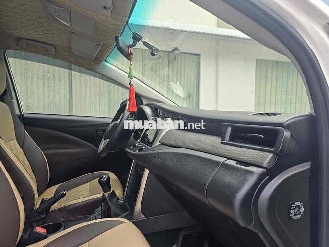 Toyota Innova 2.0E 2021 - 64000km