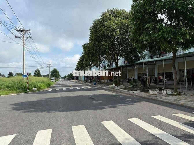 BÁN TRỌ 1 KIOT+4 PHÒNG,150M2, ĐƯỜNG D7 GẦN TRƯỜNG TIỂU HỌC BÀU BÀNG