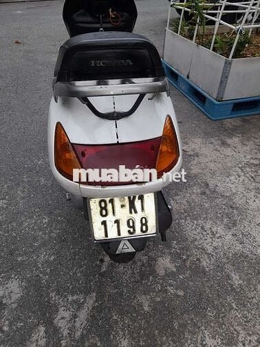Xe spaey Hon đa bs 81