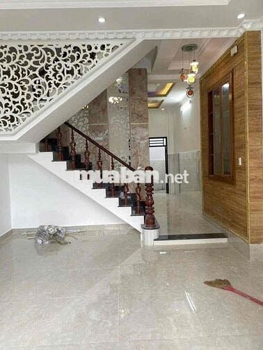 Nhà đẹp Xuân Thới ĐÔNG 3lau 6pn tolet bên trong phòng.