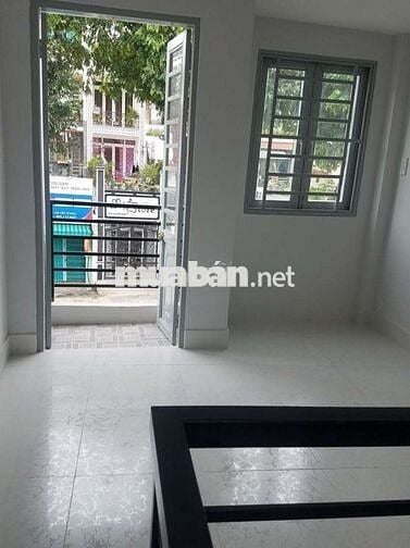 Nhà mặt tiền nguyễn kiệm giá 9tr