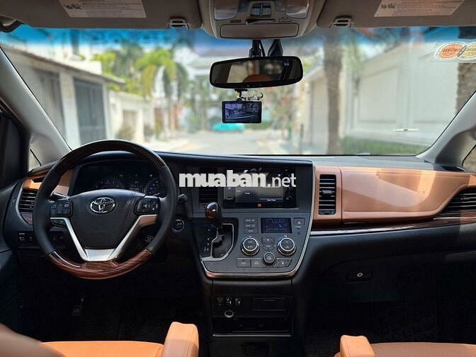 MPV thương gia Toyota Sienna Mỹ Limited Cao Cấp