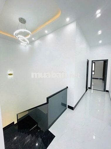 OCB THANH LÝ CĂN NHÀ GẦN BƯU CỤC BÌNH CHÁNH , SHR , GIÁ TỐT .