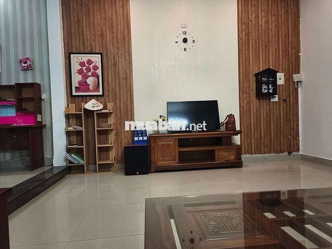 Cho thuê nhà mặt tiền khu Hòa Xuân