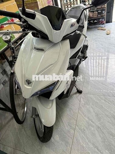 cần bán xe nhà sử dụng
