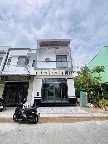 BÁN NHÀ 2 LẦU 1TỶ400Tr NGAY KCN VSIP3 , TÂN UYÊN TP HCM