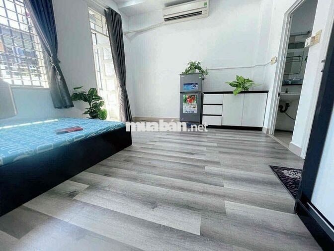 Pass phòng studio ban công mặt tiền Đỗ Tấn Phong đầu tháng 10