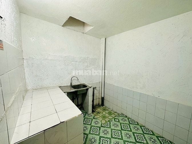 Giá 10.5 triệu- Hẻm Xe Oto Đinh Bộ Lĩnh - Trệt lững, 3PN , 1WC