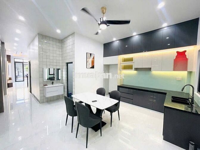 OCB THANH LÝ CĂN NHÀ GẦN BƯU CỤC BÌNH CHÁNH , SHR , GIÁ TỐT .