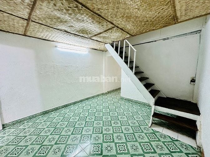 Giá 10.5 triệu- Hẻm Xe Oto Đinh Bộ Lĩnh - Trệt lững, 3PN , 1WC