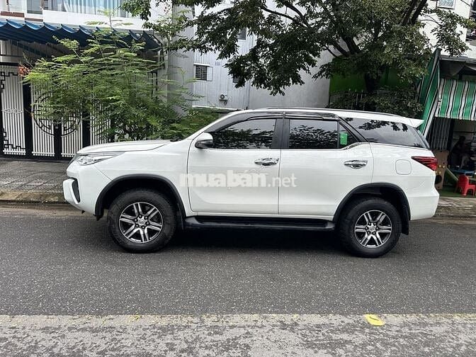 Bán Toyota Fortuner số sàn máy dầu,rất đẹp