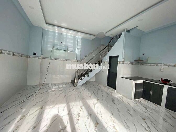 NHÀ SẠCH SẼ TRỆT LẦU, 3PN, HẺM XE HƠI, GẦN NGÃ TƯ GA