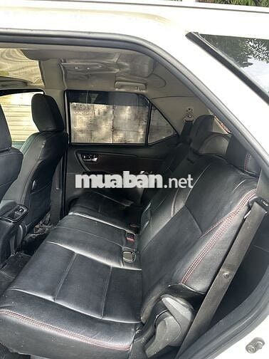 Bán Toyota Fortuner số sàn máy dầu,rất đẹp