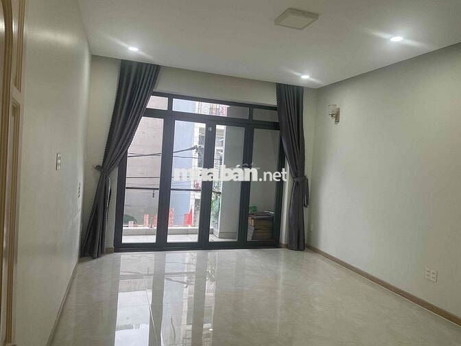 Nhà Trệt 2 Lầu, sân thượng 4x17 hẻm Lê Thị Riêng