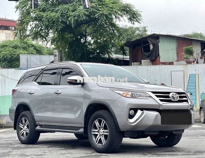Toyota Fortuner máy xăng 1 cầu