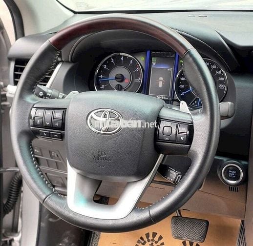 Toyota Fortuner máy xăng 1 cầu