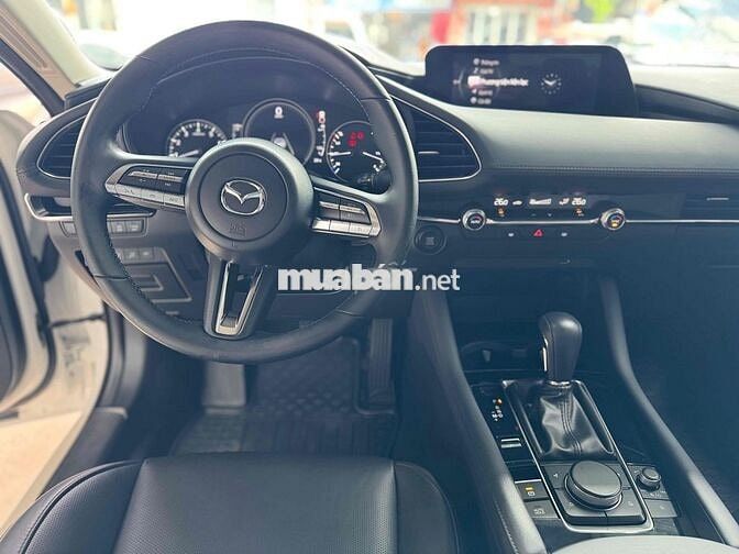 Mazda 3 2023 1.5L Luxury - 17000 km