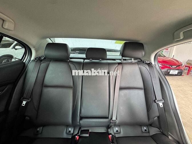 Mazda 3 2023 1.5L Luxury - 17000 km