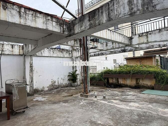 Sân thượng 160m2 - Phan Bội Châu Q1 ngay chợ Bến Thành giá chỉ 4x !!!!