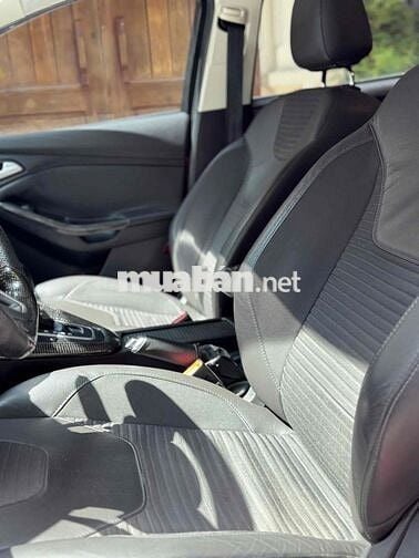 Ford Focus 1.5Sport sx 2016 màu đỏ lên nhiều đồ