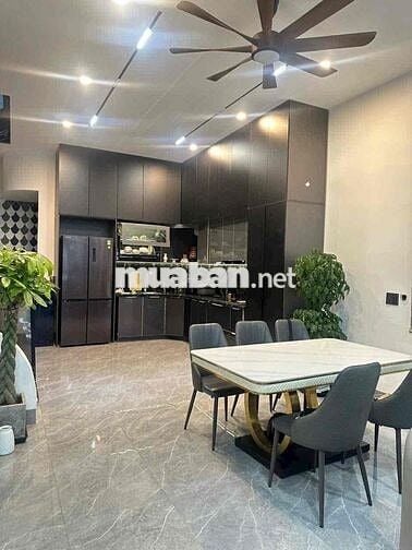 nhà mặt tiền ngay đường 4 trương định