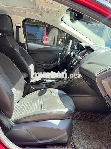 Ford Focus 1.5Sport sx 2016 màu đỏ lên nhiều đồ