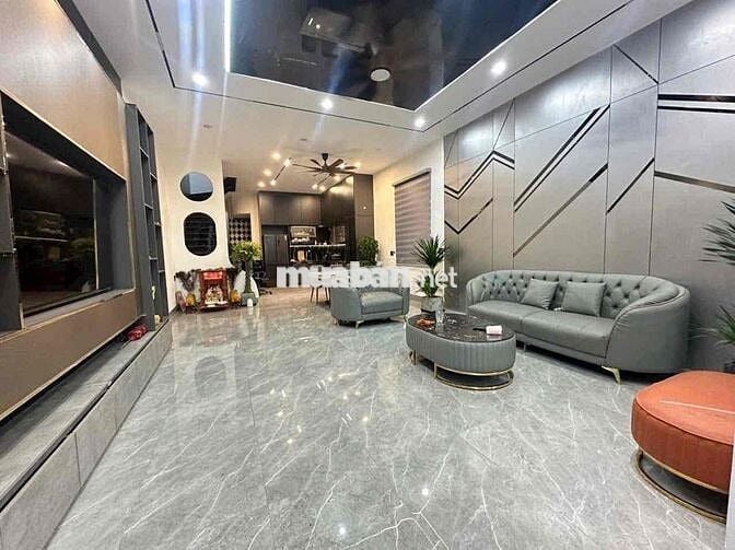 nhà mặt tiền ngay đường 4 trương định