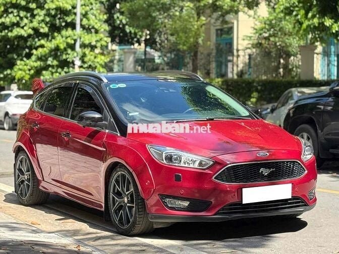 Ford Focus 1.5Sport sx 2016 màu đỏ lên nhiều đồ