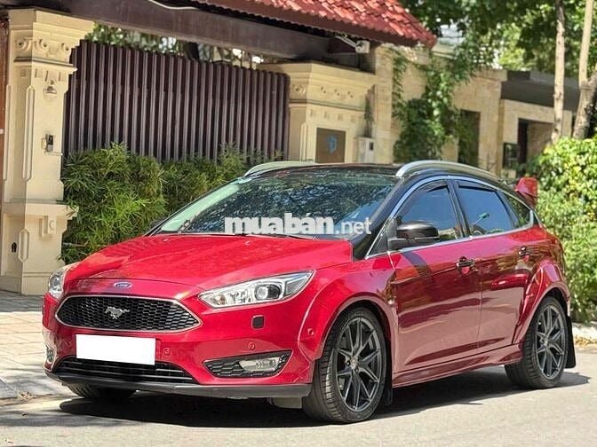 Ford Focus 1.5Sport sx 2016 màu đỏ lên nhiều đồ