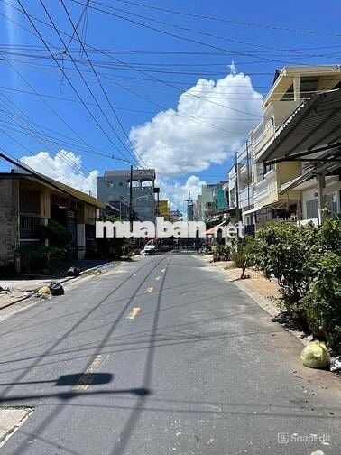 Bán gấp căn nhà 1 trệt 1 lầu ở gần chợ Trảng Bàng 120m2 SHR giá 820tr