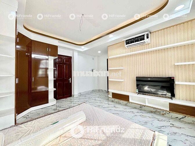 Studio Tone Trắng - CS Trời ngay Ngã 4 Bốn Xã, Đầm Sen - THANG MÁY