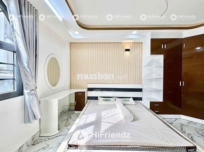 Studio Tone Trắng - CS Trời ngay Ngã 4 Bốn Xã, Đầm Sen - THANG MÁY