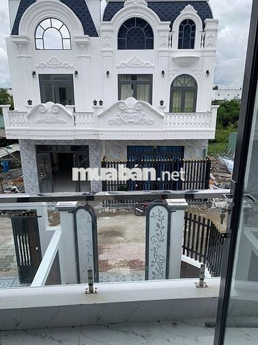 NHÀ KCN CẦU TRÀM 2 MẶT TIỀN - SHR- SÂN OTO