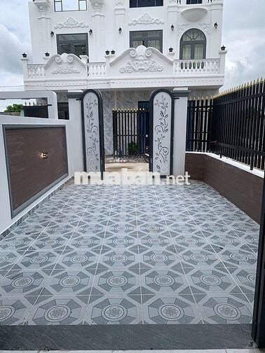NHÀ KCN CẦU TRÀM 2 MẶT TIỀN - SHR- SÂN OTO