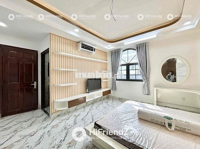 Studio Tone Trắng - CS Trời ngay Ngã 4 Bốn Xã, Đầm Sen - THANG MÁY