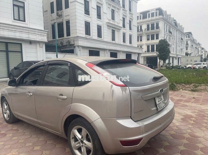 FORD FOCUS 5 CỬA 1.8 AT- 2011