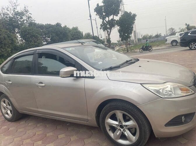 FORD FOCUS 5 CỬA 1.8 AT- 2011