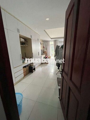 Bán Nhà Khu Ao Sen Tên Lửa có Hầm thang máy 5x20. 4 Tấm 15 Tỷ kế Aeon