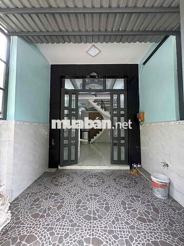 nhà mặt tiền đường .16m . DT 3m50x12m3 . 2 lầu .4 phòng .3 tolet