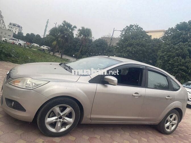 FORD FOCUS 5 CỬA 1.8 AT- 2011